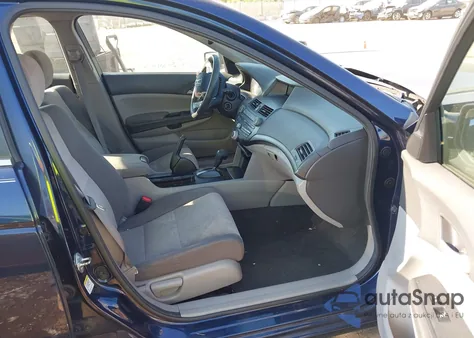 2010 Honda Accord 2.4 Lx-P из США, поврежденный, VIN 1HGCP2F43AA178013